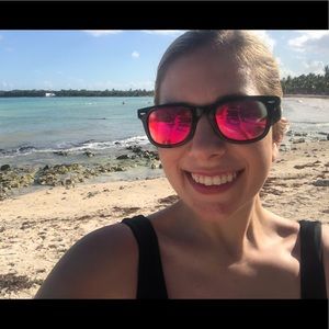 Meet your Posher, Jillian